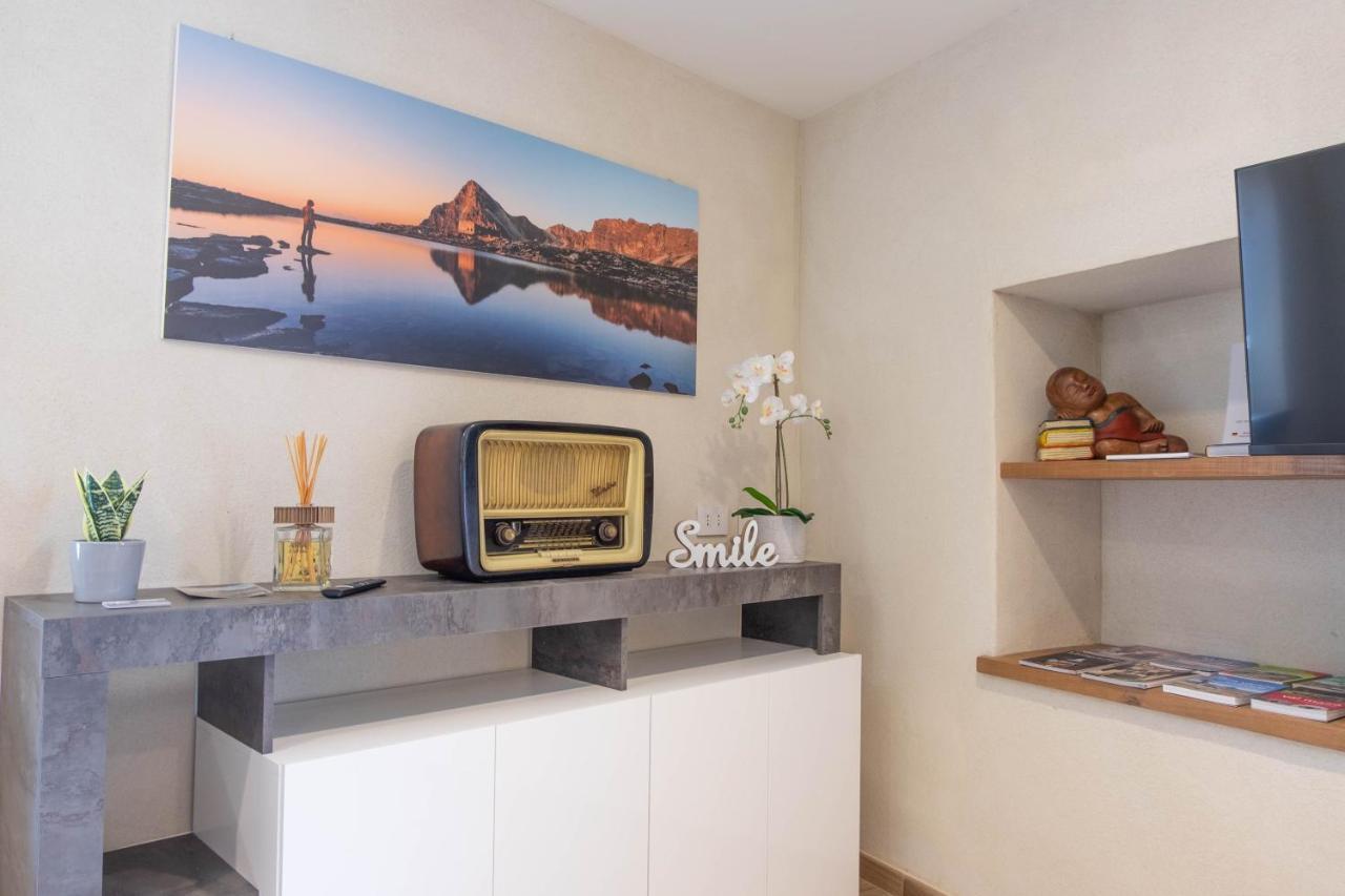 Residenza La Riviera Apartment Дронеро Екстериор снимка